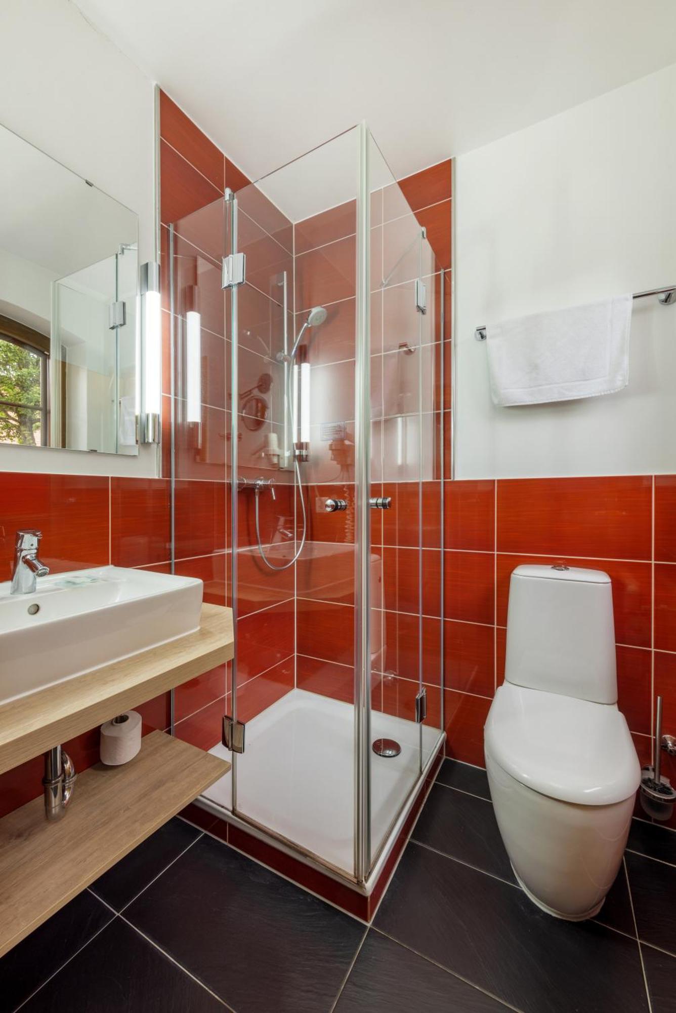 Landhotel Zur Schmiede Göhren-Lebbin エクステリア 写真