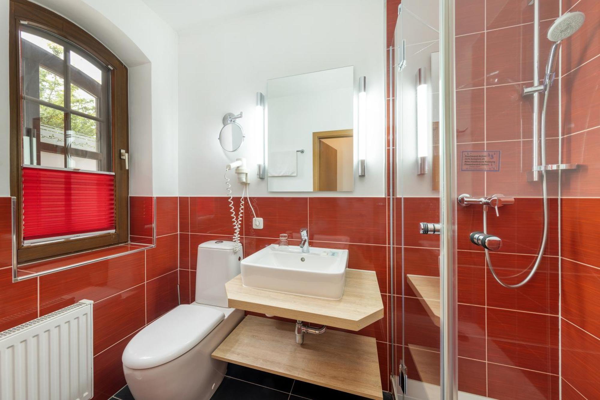 Landhotel Zur Schmiede Göhren-Lebbin エクステリア 写真