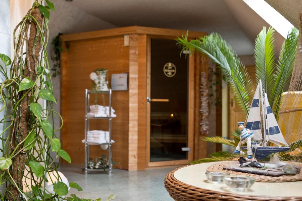 Landhotel Zur Schmiede Göhren-Lebbin エクステリア 写真